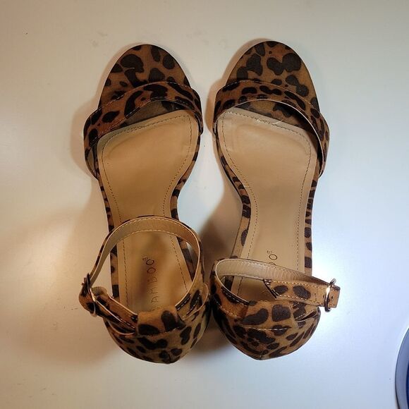 RAMPAGE BAMBOO ANIMAL PRINT DESIGN BLOCK OPEN TOE SINGLE BAND ACROSS SANDAL - Picture 11 of 16